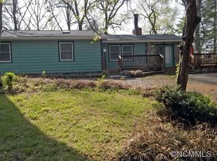 1705 Willow Rd, Hendersonville, NC 28739