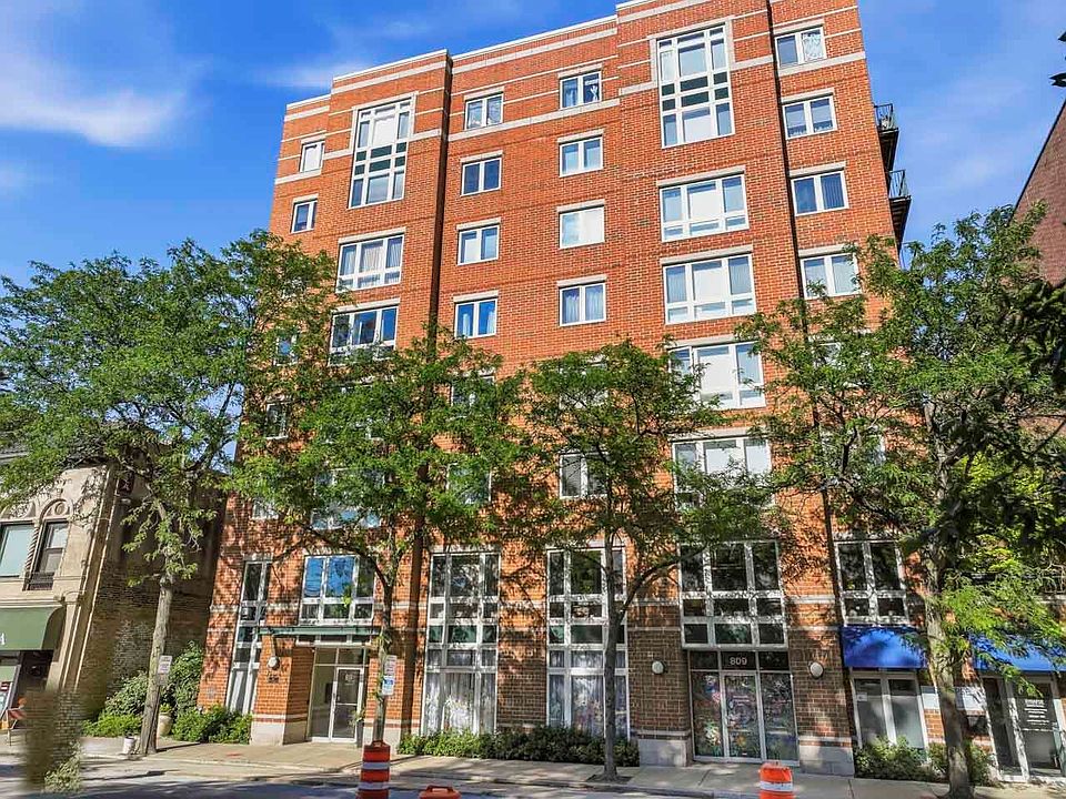 1st image of 811 Chicago Ave APT 405