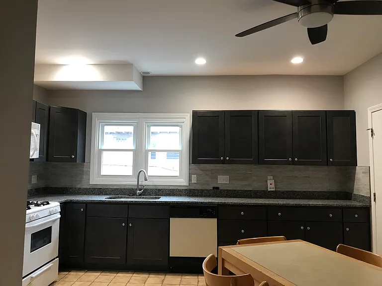 798 Orange St — Photo 27