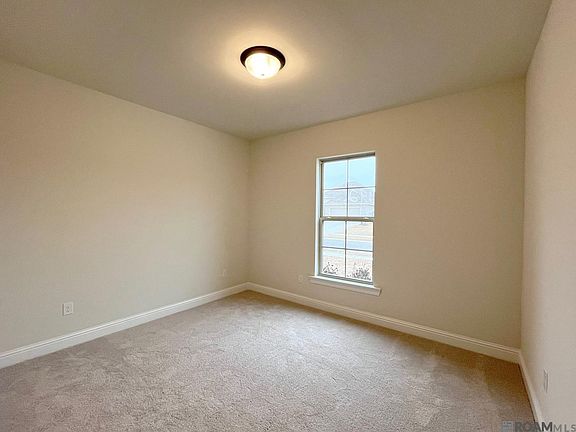 2nd image of 1540 Cavalry Ave