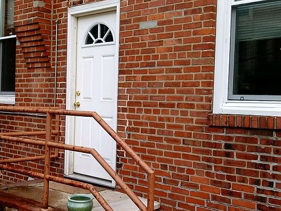 1806 105 front door