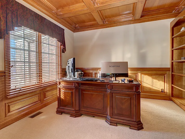 26025 Whispering Woods Cir — Photo 31