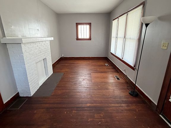 3rd image of 1405 Henning Ave