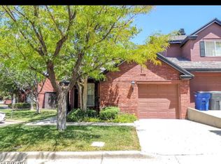 7 Williamsburg Dr, El Paso, TX 79912