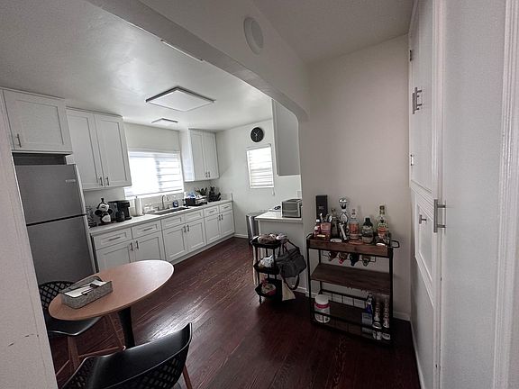 3rd image of 2259 Inez St