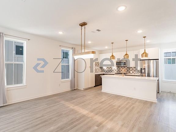 5th image of 2624 Metcalfe Rd Unit 17