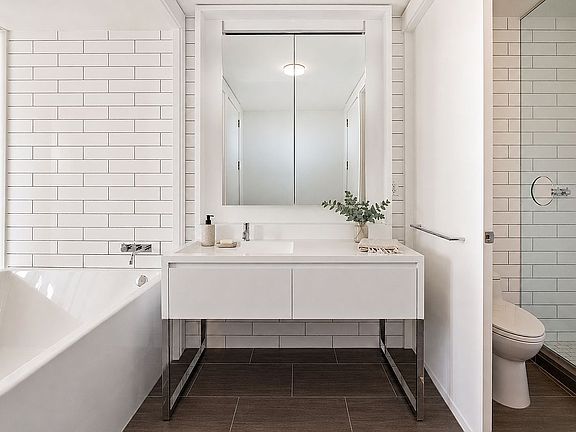 5th image of 15 William St APT 7D