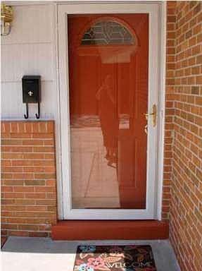 3rd image of 416 Surrey Dr