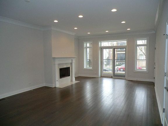 3rd image of 1511 W Diversey Pkwy #2