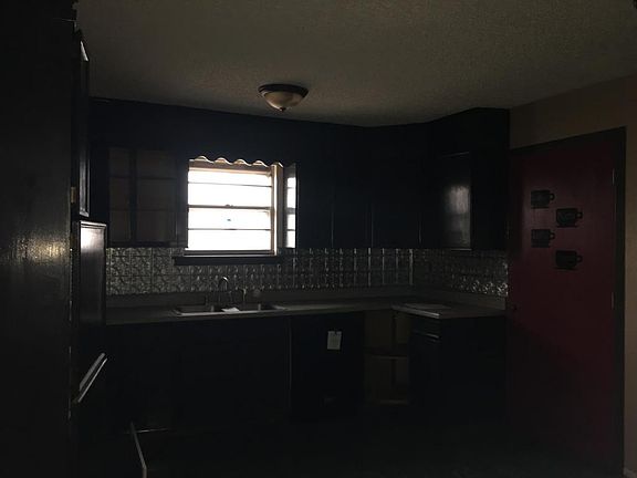 5th image of 517 Cedar Ave