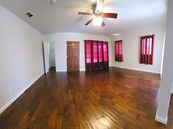 5th image of 477 N Banna Ave