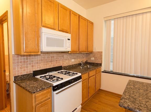 2nd image of 2138 W Chicago Ave #F3