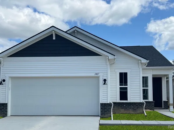 1407 Tranquility Dr, Milford, MI 48381