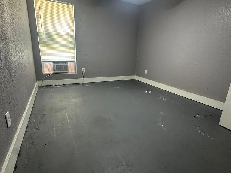 3802 Dabney Apartments — Photo 35