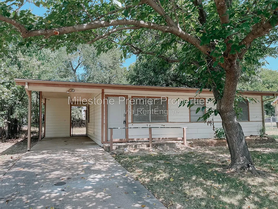 405 Knob Ln