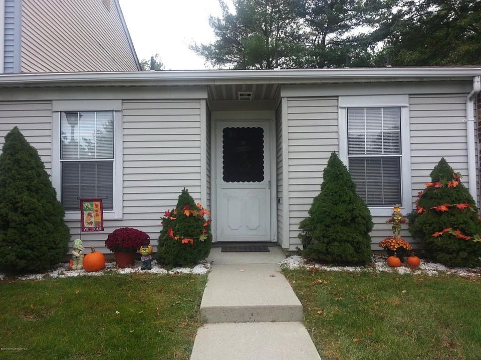 1st image of 65 Percival Ct