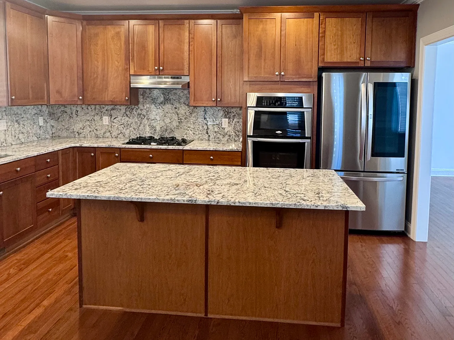 3 bed, 2.5 bath, 1905 sqft, $3,750 — Photo 4