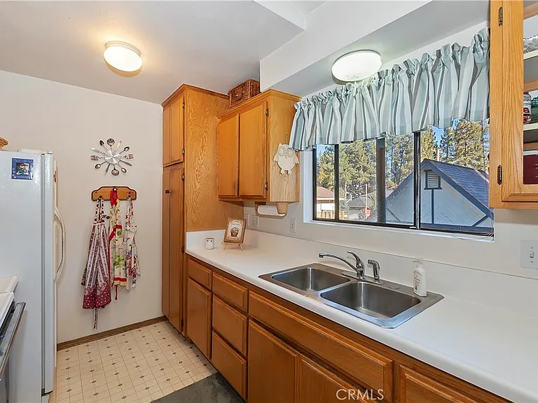 840 Edgemoor Rd — Photo 23