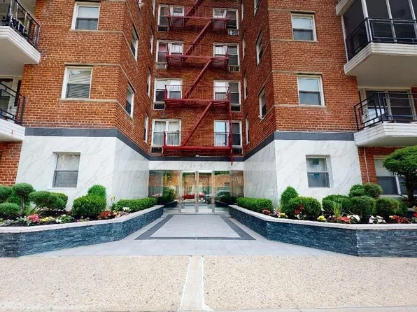 66-15 Thornton Place #6K, Rego Park, NY 11374