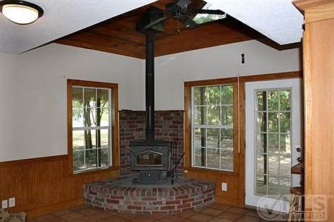 4th image of 380 Cumberland Cir