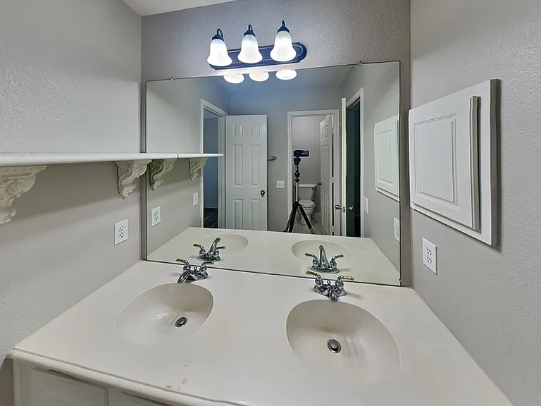 2815 Saint Maria Dr — Photo 17