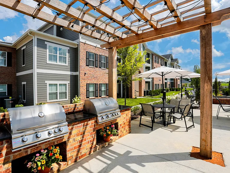 Annandale Apartment Homes — Photo 31