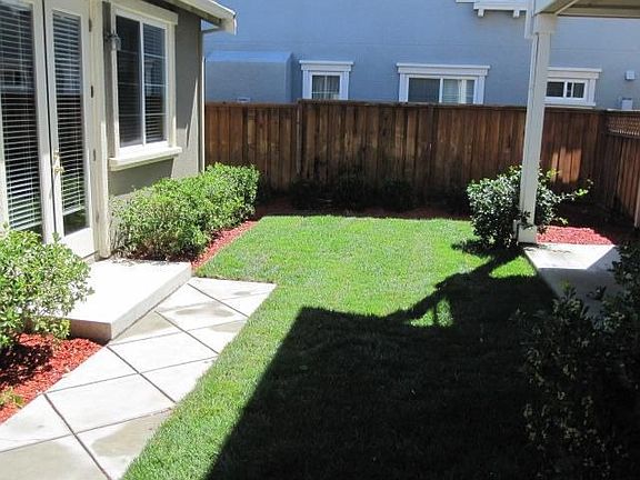 3rd image of 96 Felicia Ave