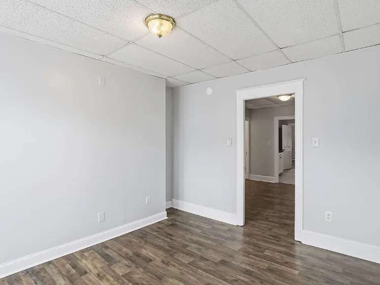 207 N Mulberry St — Photo 11