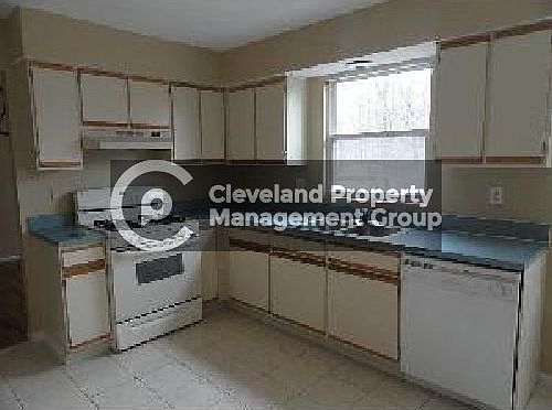 5th image of 10102 Lake Meadows Dr