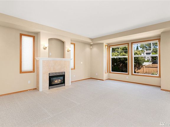 5th image of 10547 Evanston Ave N