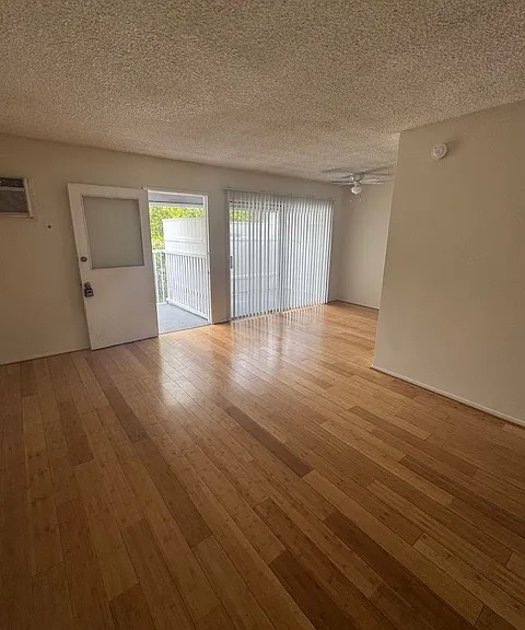 44 N Roosevelt Ave #8 — Photo 3