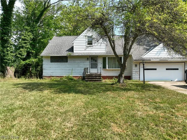 28865 Eddy Rd, Willoughby Hills, OH 44092