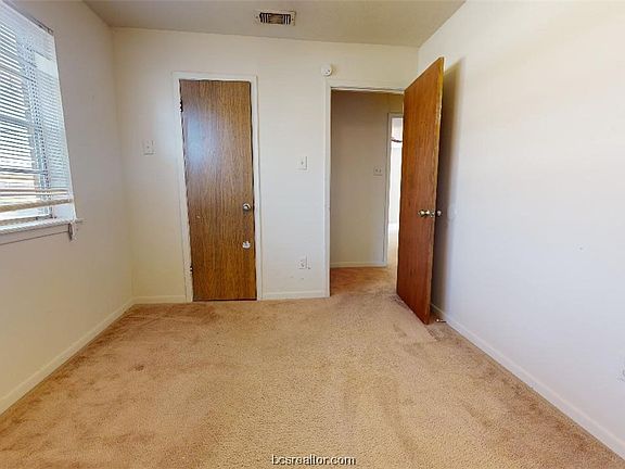 4th image of 4314 Meadowbrook Dr
