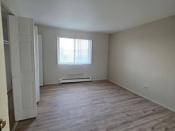 5th image of 563 Dempster St #1W