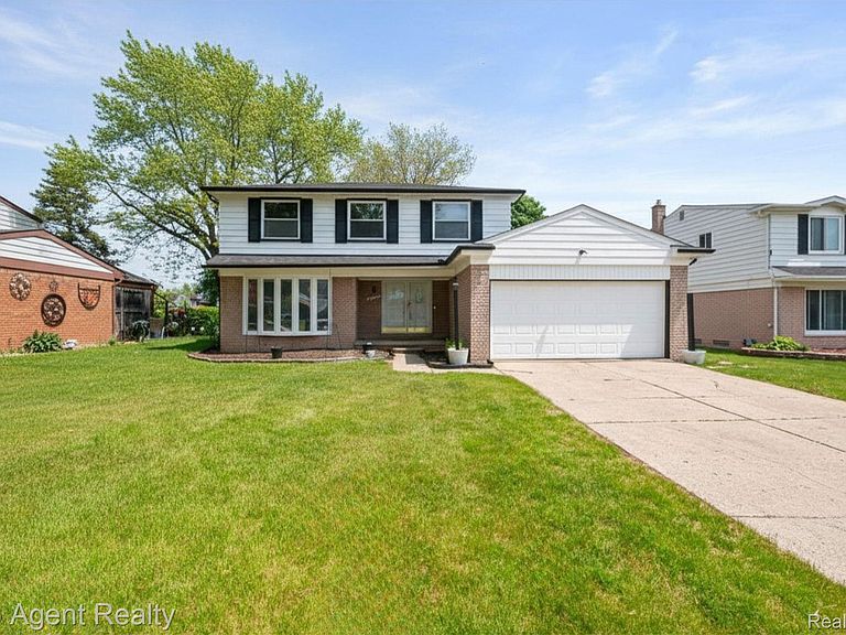 27370 Selkirk St, Southfield