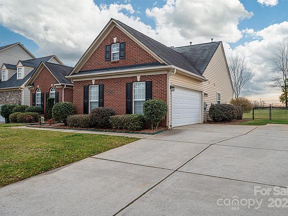 4th image of 2555 Holly Oak Ln