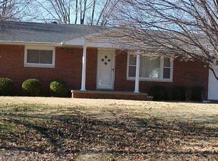 3 Magnolia Dr, Moro, IL 62067