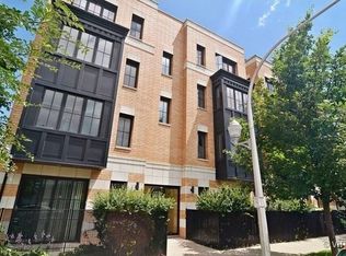 2239 N Lister Ave APT 201, Chicago, IL 60614