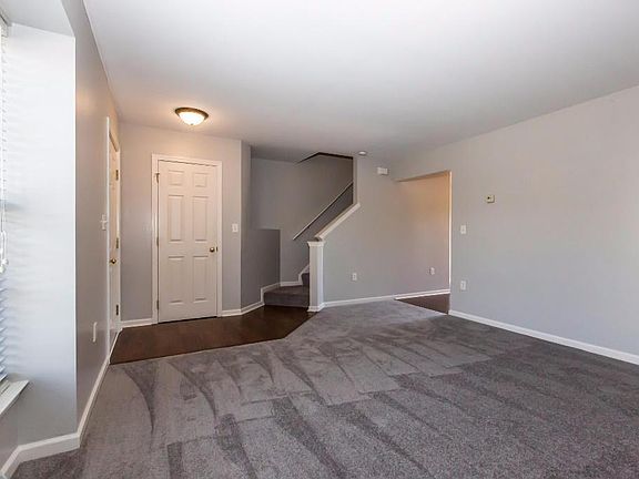 3rd image of 328 Banyan Circle Dr