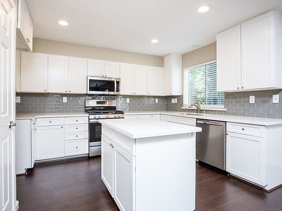 3rd image of 5731 Jersey Dr