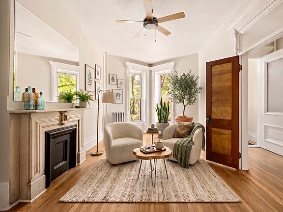 3rd image of 462 9th St #2