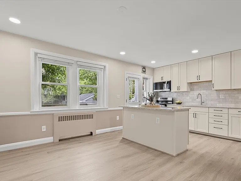 8 Enjay Ave — Photo 13
