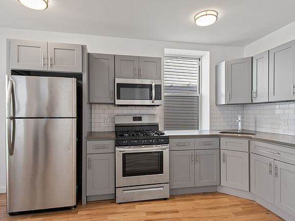 4th image of 811 Courtlandt Ave #2