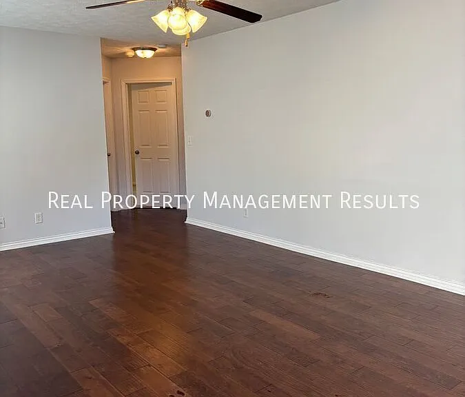 9895 Cove Point Ct — Photo 2