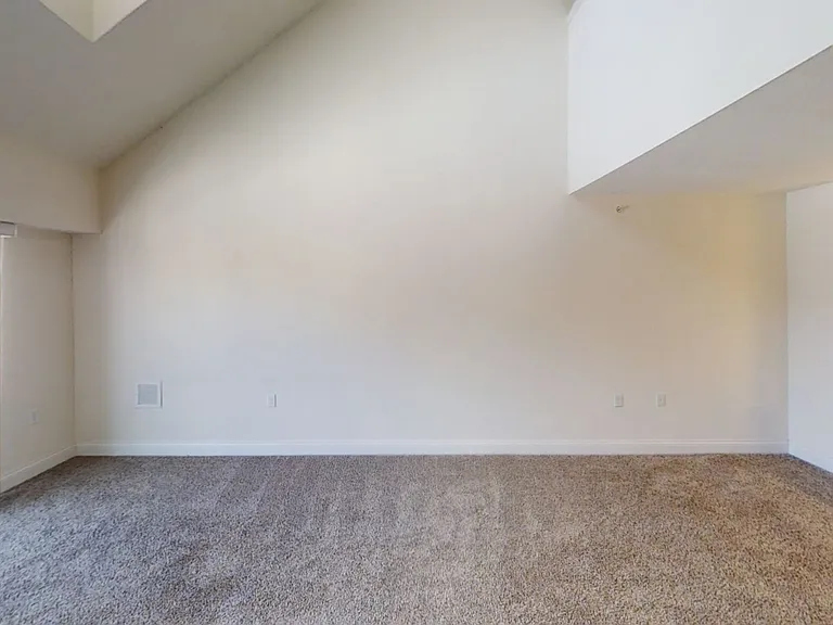 Delafield Woods Apartments — Photo 20