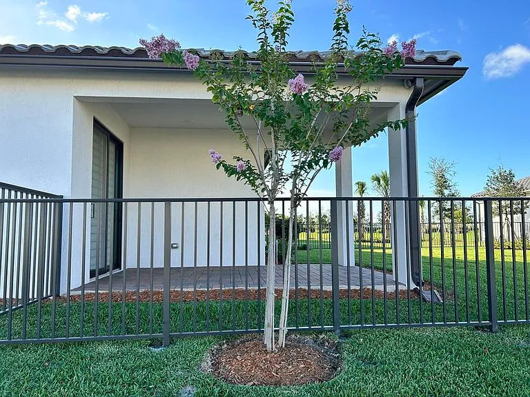 845 SE Courances Dr — Photo 21