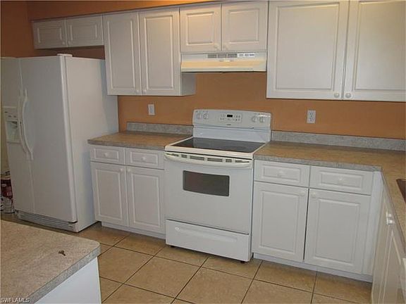 3rd image of 904 SE 13th St APT 202