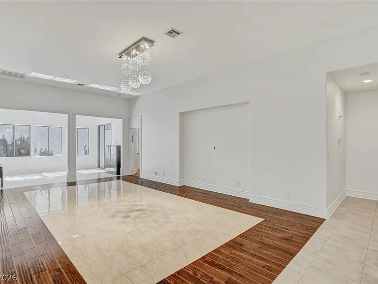 8117 Slate Falls St — Photo 14