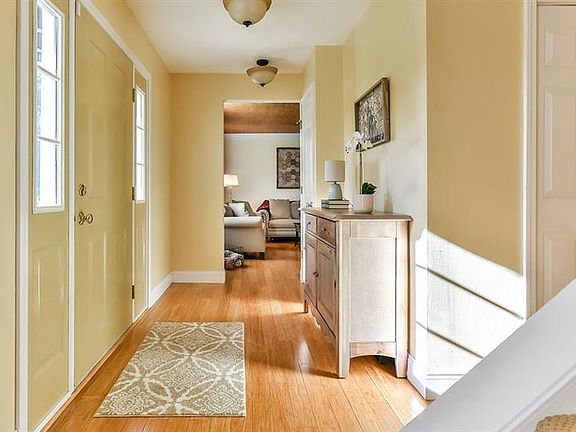 2nd image of 1600 Valley Brooke Ct