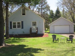 2310 Mailand Rd E, Maplewood, MN 55119